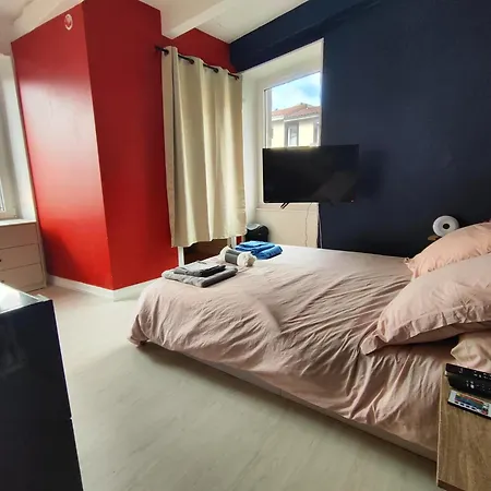 Jolie Petite Maison De Bourg Apartmán Sayat