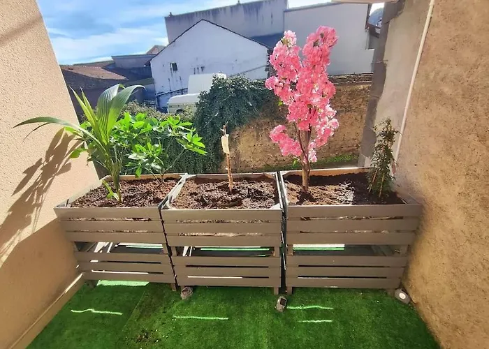 Jolie Petite Maison De Bourg *