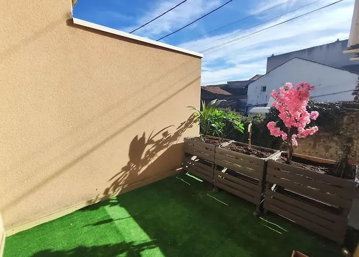 Apartment Jolie Petite Maison De Bourg