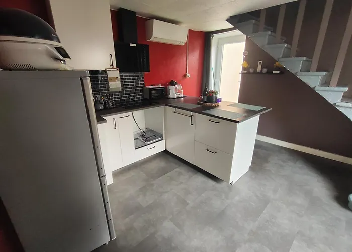 Apartment Jolie Petite Maison De Bourg